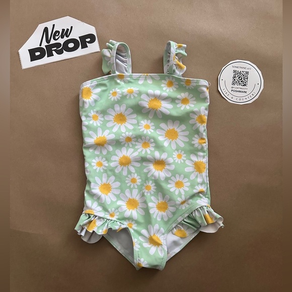 NO BRAND Daisy Green Swimsuit with Ruffles SIZE 3-4Y 3T 4T Water Swim Active - Picture 1 of 3